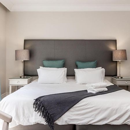 Trendy Apartment In Thibault Square City Centre Cape Town Exterior foto