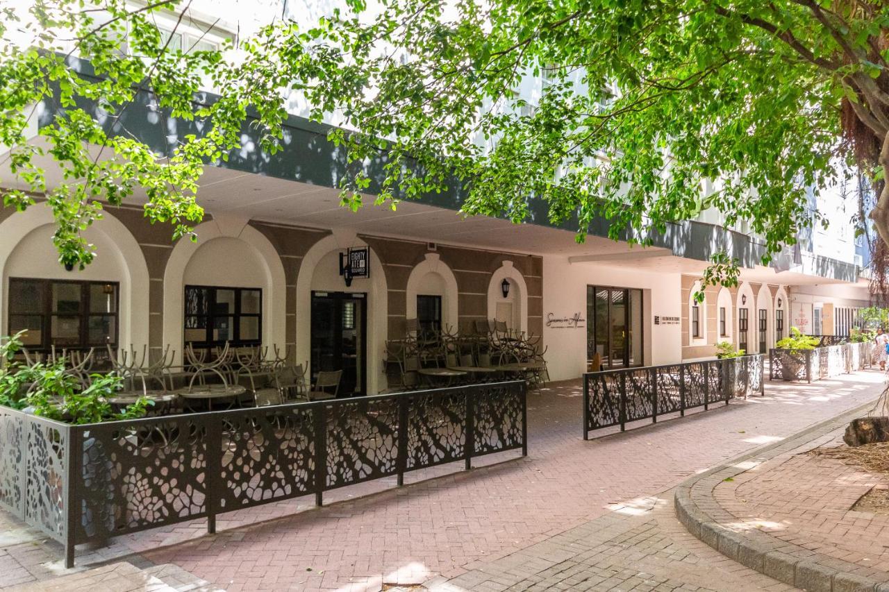 Trendy Apartment In Thibault Square City Centre Cape Town Exterior foto