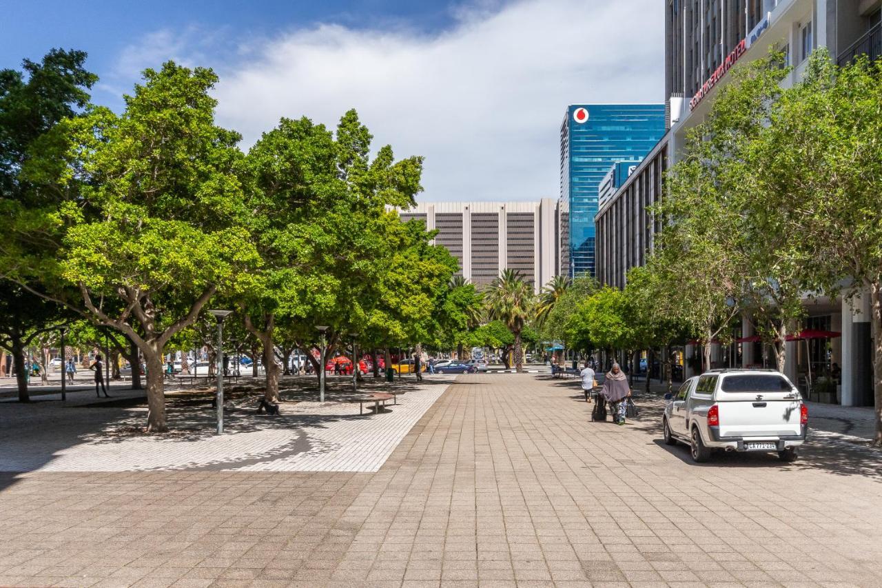 Trendy Apartment In Thibault Square City Centre Cape Town Exterior foto