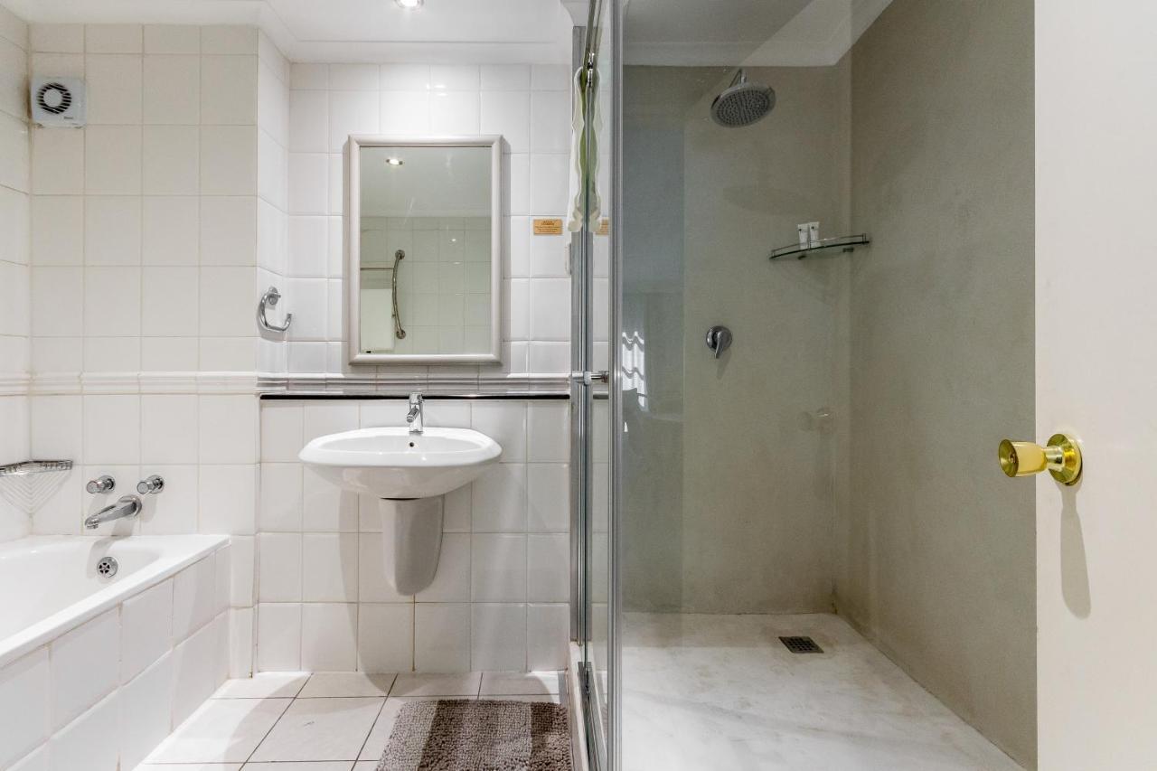 Trendy Apartment In Thibault Square City Centre Cape Town Exterior foto
